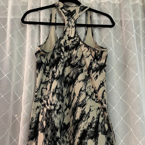 - black and tan lululemon tank top - Picture 3 of 3